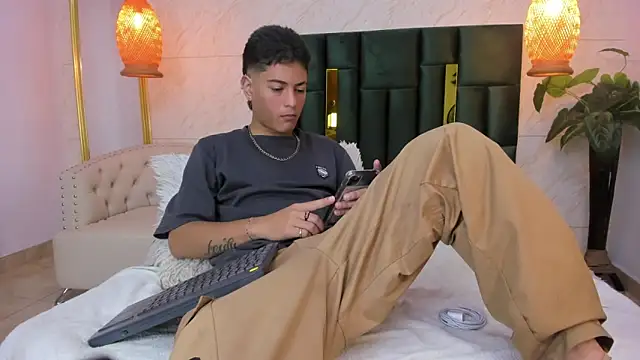 Levy Steve online show from 11-15-25, 04:21