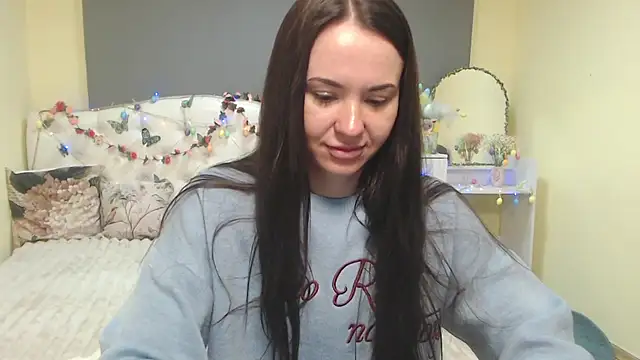 KaraCriegs online show from 04-13-26, 06:35