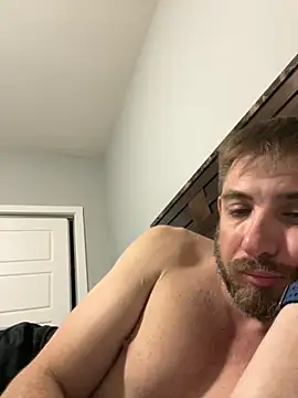 Snapshot of caliguy37 chatting on 11-19-25, 02:33 caliguy37 online show from 11-19-25, 02:33