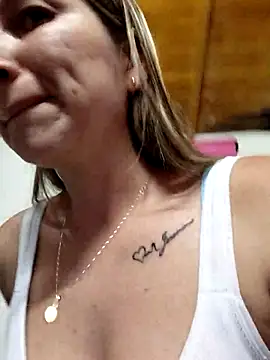 Iris love18 online show from 04-25-26, 02:25