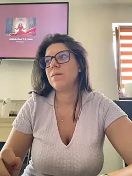 NadiraNoor online show from 06-11-26, 07:39