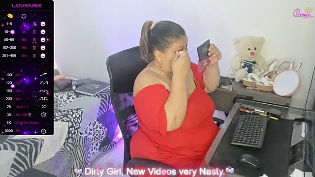 Snapshot of shannonbbw chatting on 02-01-26, 02:37 shannonbbw online show from 02-01-26, 02:37