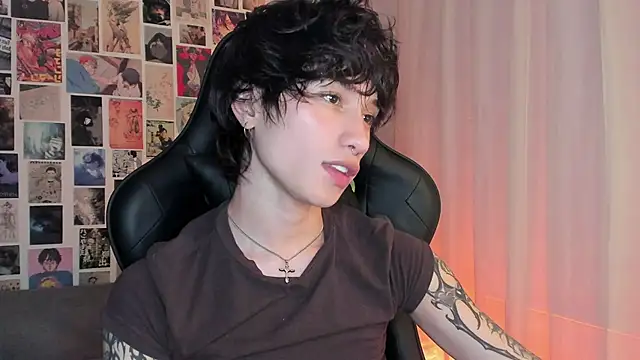 Snapshot of liamelf chatting on 12-17-24, 06:13 liamelf online show from 12-17-24, 06:13