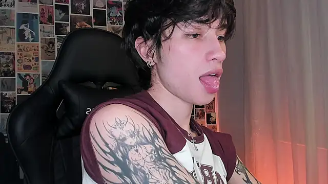 Snapshot of liamelf chatting on 12-27-24, 07:08 liamelf online show from 12-27-24, 07:08