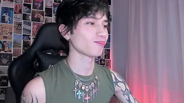 Snapshot of liamelf chatting on 03-05-25, 04:24 liamelf online show from 03-05-25, 04:24