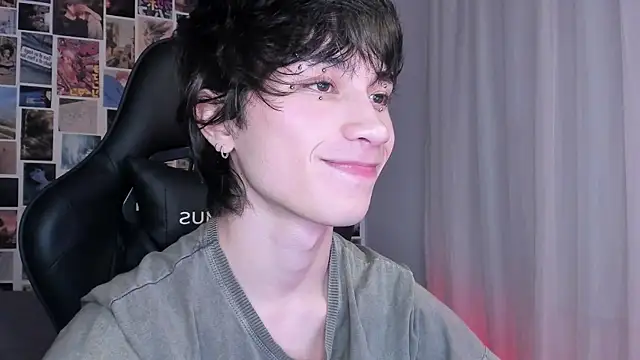 Snapshot of liamelf chatting on 03-23-25, 05:00 liamelf online show from 03-23-25, 05:00