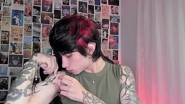 Snapshot of liamelf chatting on 09-20-25, 06:03 liamelf online show from 09-20-25, 06:03