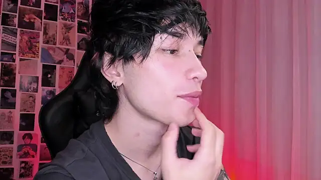 Snapshot of liamelf chatting on 10-13-25, 06:13 liamelf online show from 10-13-25, 06:13