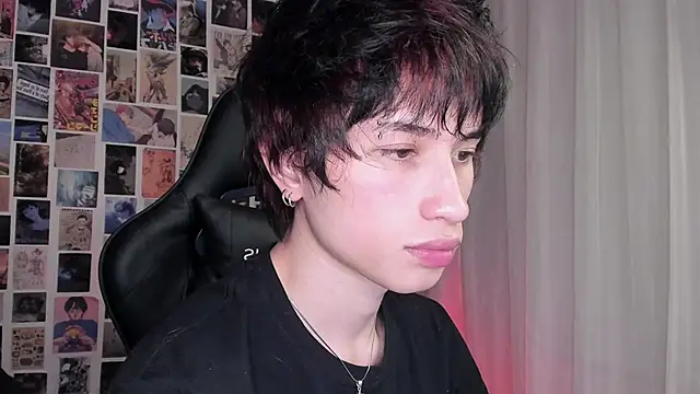 Snapshot of liamelf chatting on 10-17-25, 05:54 liamelf online show from 10-17-25, 05:54