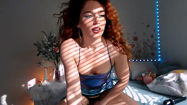 Snapshot of Poisson_Eva chatting on 12-01-25, 10:48 Poisson Eva online show from 12-01-25, 10:48