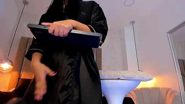 Martinaa Jones  online show from 12-03-25, 07:34