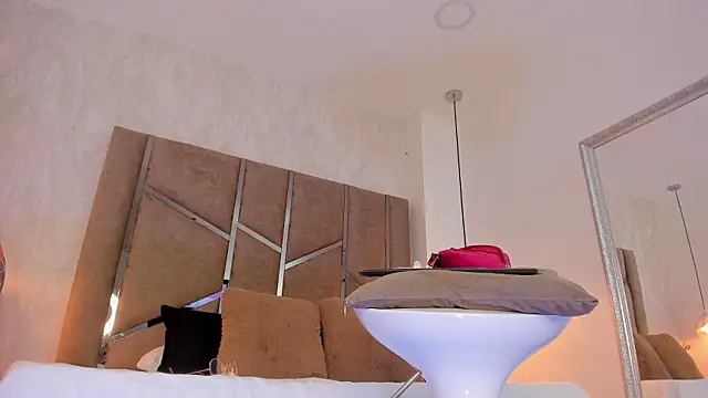 Martinaa Jones  online show from 03-04-26, 12:55