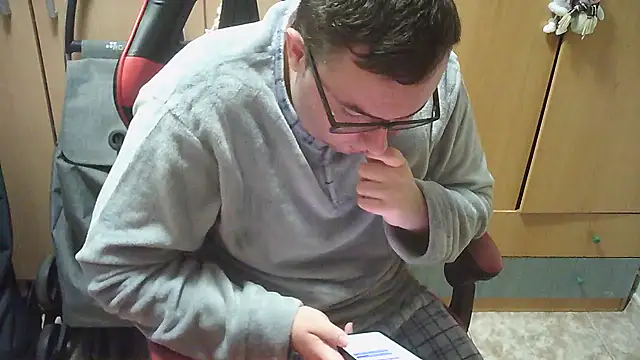 Javier bear online show from 01-10-25, 10:57