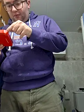 Javier bear online show from 11-26-25, 09:38