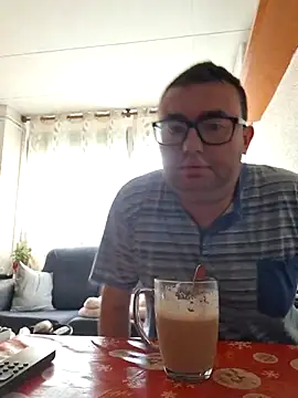 Javier bear online show from 04-19-26, 08:24