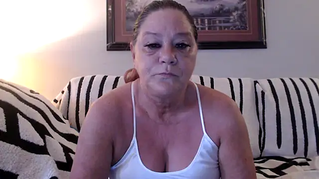 Snapshot of LexxiLeeds chatting on 05-19-26, 10:43 LexxiLeeds online show from 05-19-26, 10:43
