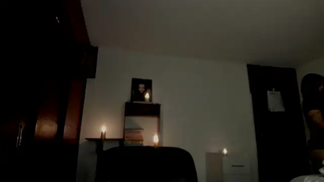 Lucyerobbie online show from 04-25-26, 02:47