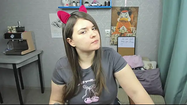 Snapshot of LineraPitts chatting on 10-03-25, 12:57 LineraPitts online show from 10-03-25, 12:57