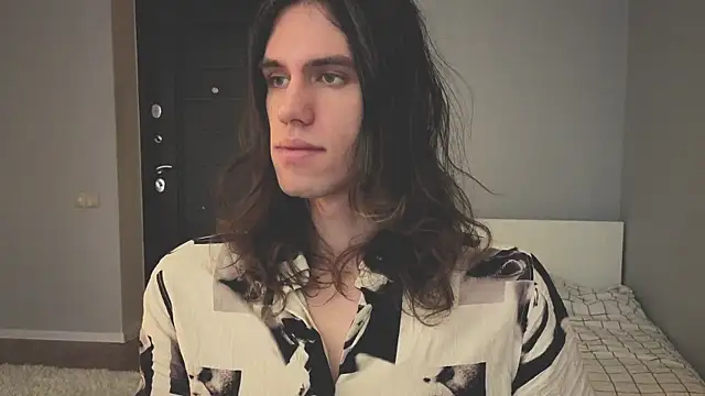 mollymila online show from 04-28-26, 02:27