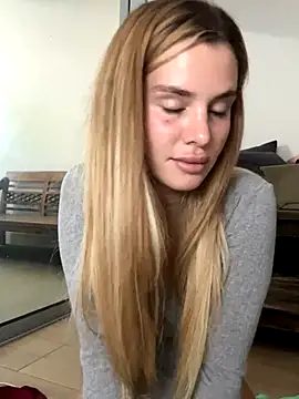 EmiliaCatalina online show from 12-04-25, 08:28