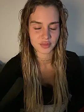 EmiliaCatalina online show from 02-03-26, 11:43