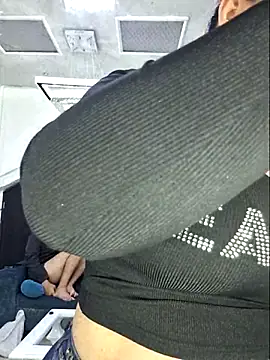 laura bassi online show from 02-22-26, 04:24