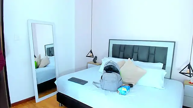 victoria cooper3 online show from 11-14-25, 09:19