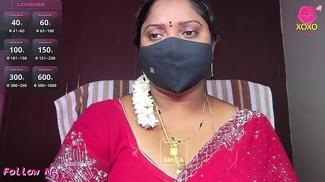 Snapshot of vani-09 chatting on 05-15-26, 11:28 vani-09 online show from 05-15-26, 11:28