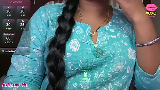 Snapshot of vani-09 chatting on 06-08-26, 10:37 vani-09 online show from 06-08-26, 10:37
