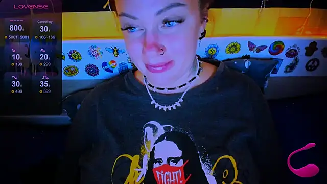 Snapshot of EllieOz chatting on 03-21-25, 12:40 EllieOz online show from 03-21-25, 12:40