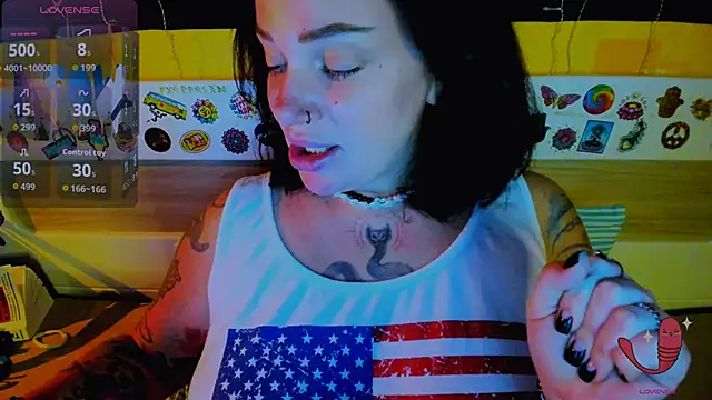 Snapshot of EllieOz chatting on 11-21-25, 08:40 EllieOz online show from 11-21-25, 08:40