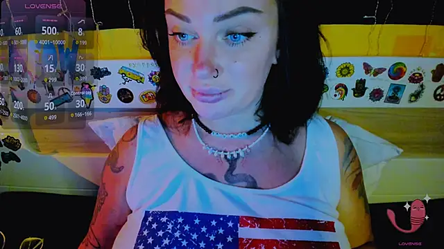 Snapshot of EllieOz chatting on 11-28-25, 04:20 EllieOz online show from 11-28-25, 04:20