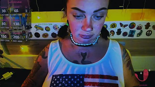 Snapshot of EllieOz chatting on 02-04-26, 04:13 EllieOz online show from 02-04-26, 04:13