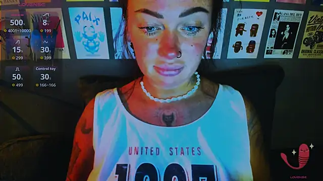 Snapshot of EllieOz chatting on 04-08-26, 05:02 EllieOz online show from 04-08-26, 05:02