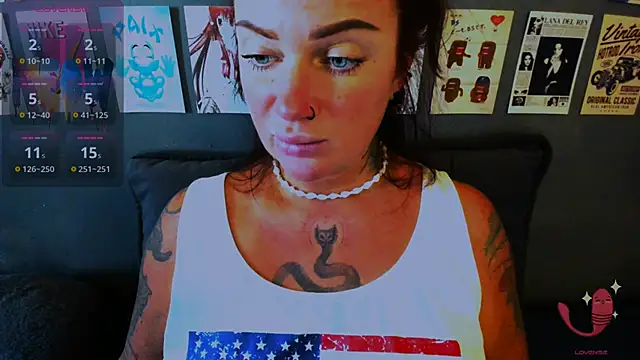 Snapshot of EllieOz chatting on 04-10-26, 01:16 EllieOz online show from 04-10-26, 01:16