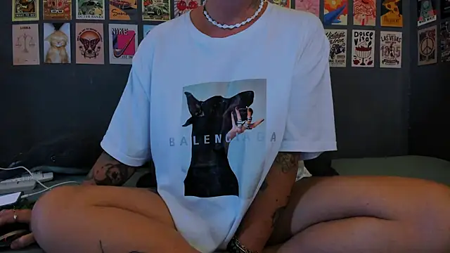 EllieOz online show from 06-24-26, 04:06
