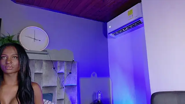 Snapshot of nahomi_campbell chatting on 10-29-25, 07:37 nahomi campbell online show from 10-29-25, 07:37