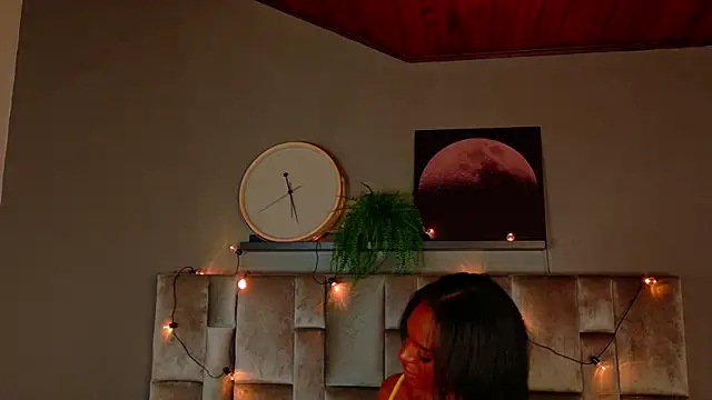 Snapshot of nahomi_campbell chatting on 12-03-25, 07:34 nahomi campbell online show from 12-03-25, 07:34