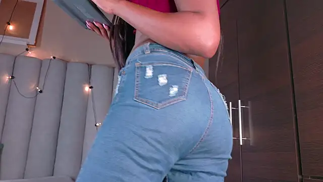 nahomi campbell online show from 04-21-26, 08:55