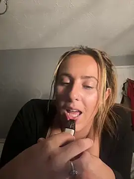 Snapshot of Miss_emilee chatting on 09-13-25, 06:51 Miss emilee online show from 09-13-25, 06:51