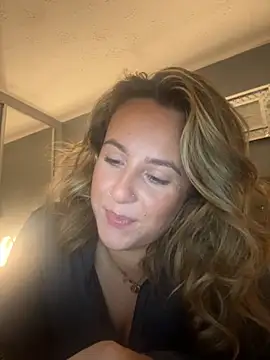 Snapshot of Miss_emilee chatting on 10-11-25, 08:18 Miss emilee online show from 10-11-25, 08:18