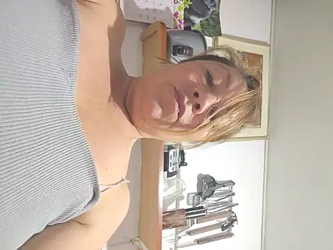 Snapshot of fastmilk chatting on 06-23-26, 03:21 fastmilk online show from 06-23-26, 03:21