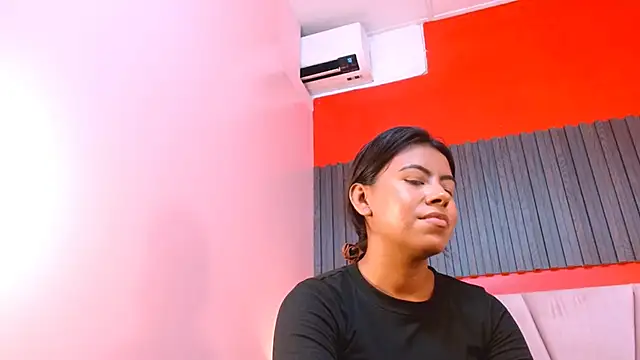 VeronicaRobles online show from 06-22-26, 07:00