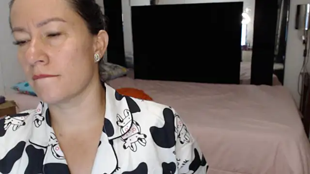 Snapshot of CATRINA-83 chatting on 07-26-26, 02:57 CATRINA-83 online show from 07-26-26, 02:57