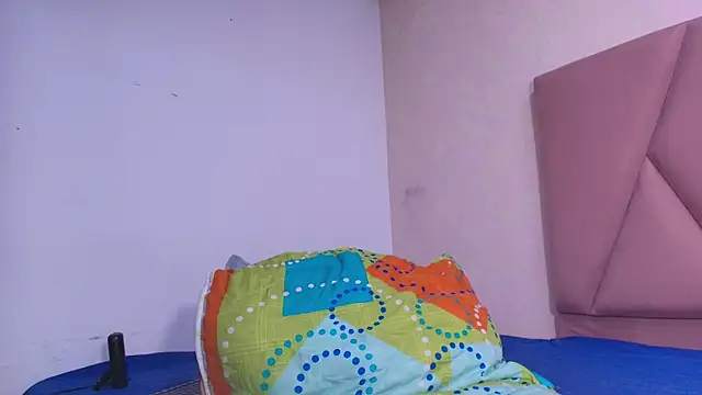 Snapshot of arl_chloee chatting on 10-31-25, 03:07 arl chloee online show from 10-31-25, 03:07