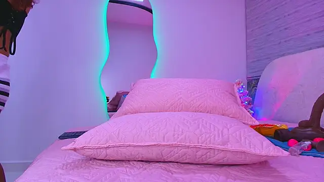 Snapshot of arl_chloee chatting on 11-23-25, 03:06 arl chloee online show from 11-23-25, 03:06