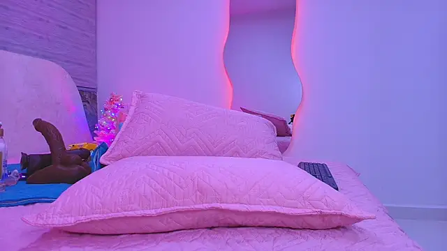 Snapshot of arl_chloee chatting on 11-25-25, 03:06 arl chloee online show from 11-25-25, 03:06