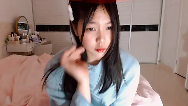 Snapshot of -Lucky_Girl chatting on 01-10-25, 02:23 -Lucky Girl online show from 01-10-25, 02:23