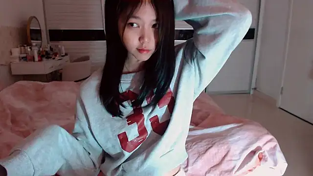 -Lucky Girl online show from 12-05-25, 03:15