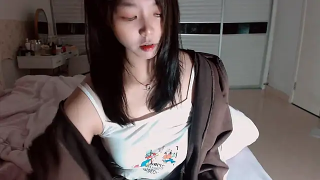 -Lucky Girl online show from 03-04-26, 12:22